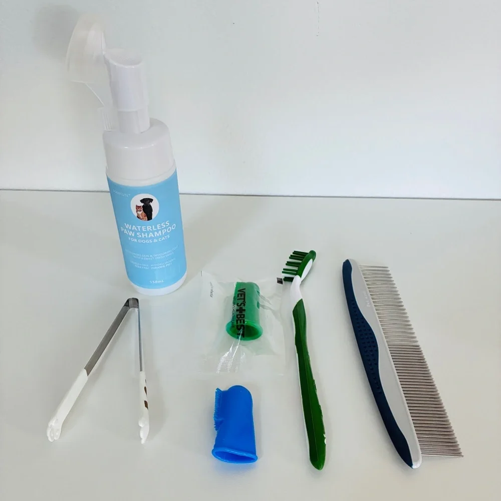 6‑Piece Pet Grooming Set – Paw Cleaner, Toothbrushes, Comb, Pet Food Tongs
